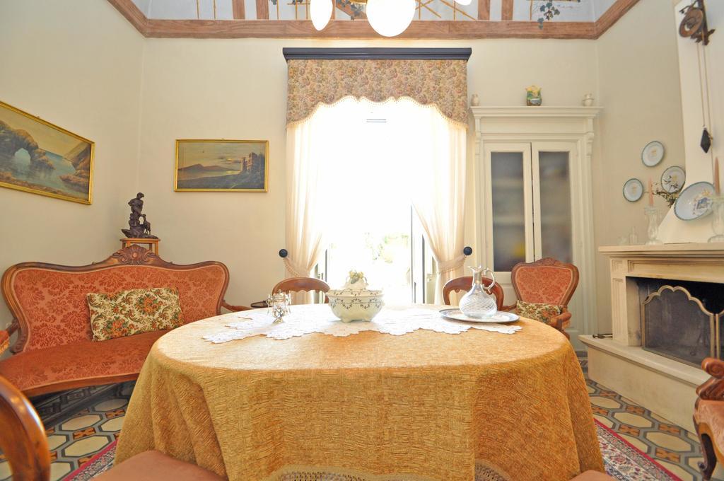 Melissano Palazzo De Donatis B&B מראה חיצוני תמונה
