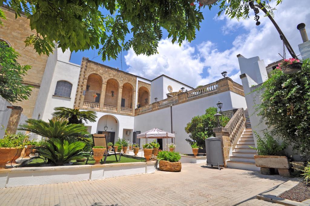 Melissano Palazzo De Donatis B&B מראה חיצוני תמונה